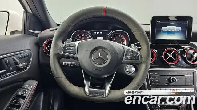 Mercedes-Benz GLA-Class 2019 — Фото 14/20