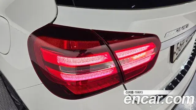 Mercedes-Benz GLA-Class 2019 — Photo 21/33