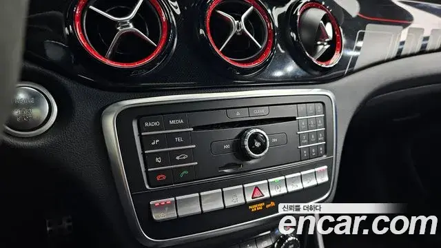 Mercedes-Benz GLA-Class 2019 — Photo 1/33