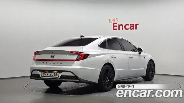 Hyundai Sonata Hybrid 2019 — Photo 9/20