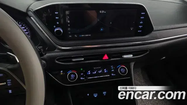 Hyundai Sonata Hybrid 2019 — Photo 6/20