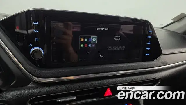 Hyundai Sonata Hybrid 2019 — Photo 8/20