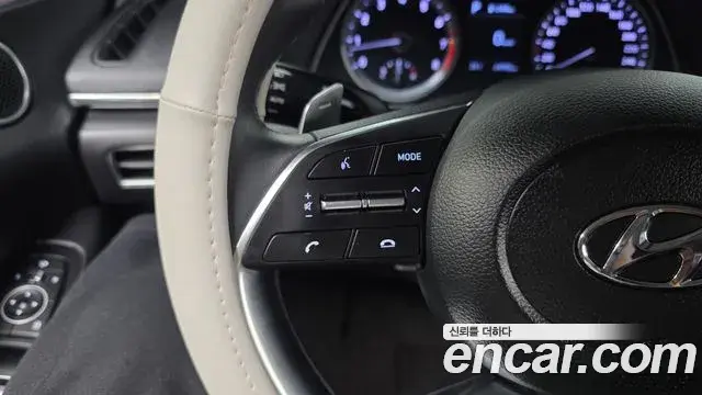 Hyundai Sonata Hybrid 2019 — Photo 16/20