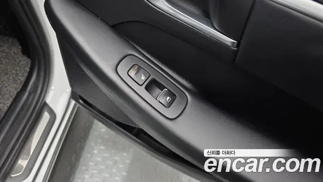 Hyundai Sonata Hybrid 2019 — Photo 2/20