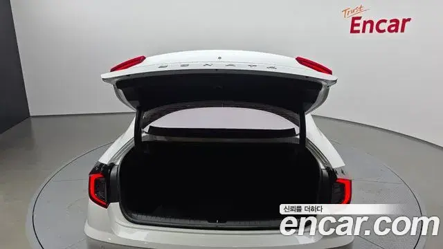 Hyundai Sonata Hybrid 2019 — Photo 15/20