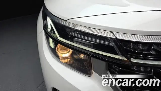 Kia Seltos 2023 — ფოტო 1/30
