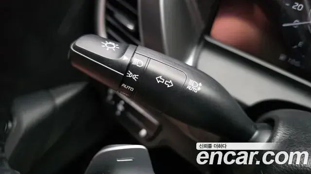 Kia Seltos 2023 — ფოტო 8/30