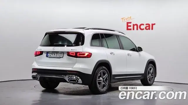 Mercedes-Benz GLB-Class 2023 — Фото 2/20