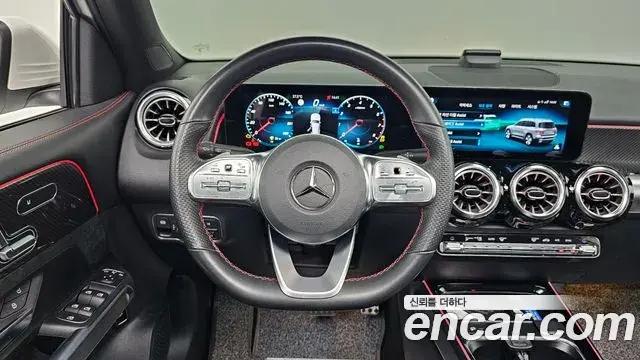 Mercedes-Benz GLB-Class 2023 — Фото 12/20