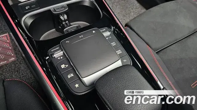 Mercedes-Benz GLB-Class 2023 — Фото 18/20