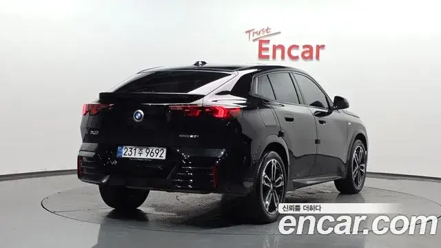 BMW X2 2025 — ფოტო 33/35