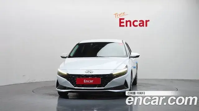 Hyundai The New Avante Hybrid 2021 — Photo 23/31