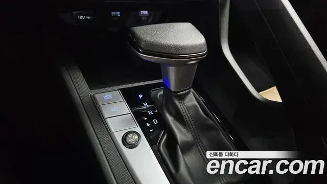 Hyundai The New Avante Hybrid 2021 — Photo 30/31