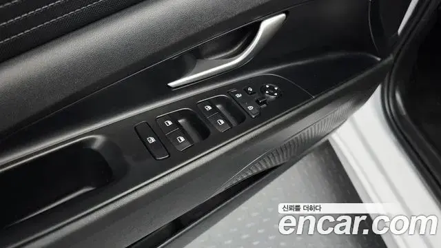 Hyundai The New Avante Hybrid 2021 — Photo 3/31