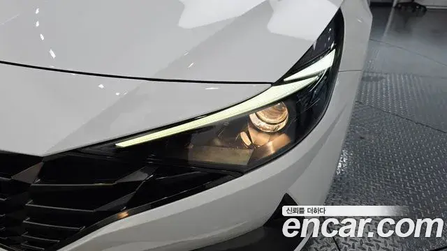 Hyundai The New Avante Hybrid 2021 — Photo 15/31
