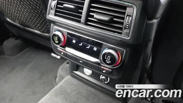 Audi Q7 2019 — Şəkil 13/34