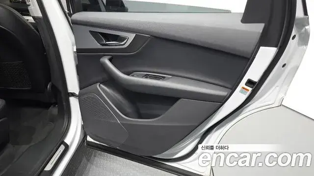 Audi Q7 2019 — Şəkil 6/34