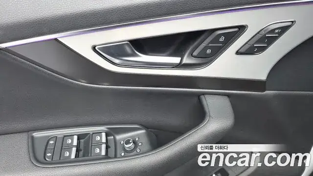Audi Q7 2019 — Şəkil 8/34