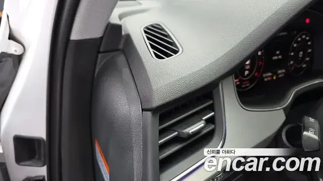Audi Q7 2019 — Şəkil 14/34