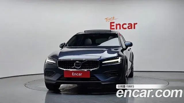 Volvo V60 Cross Country 2021 — Photo 8/20