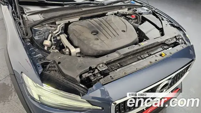 Volvo V60 Cross Country 2021 — Photo 4/20