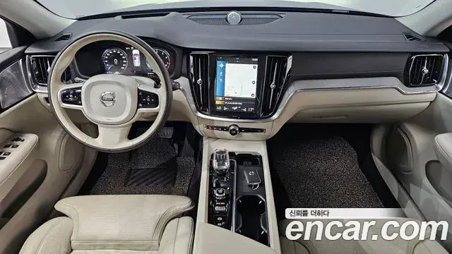 Volvo V60 Cross Country 2021 — Photo 15/20