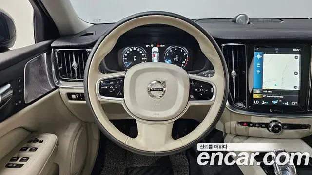 Volvo V60 Cross Country 2021 — Photo 14/20