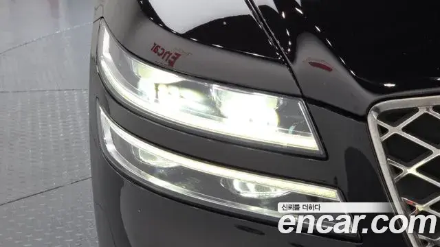 Genesis G80 2021 — ფოტო 28/32