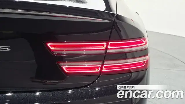 Genesis G80 2021 — ფოტო 15/32