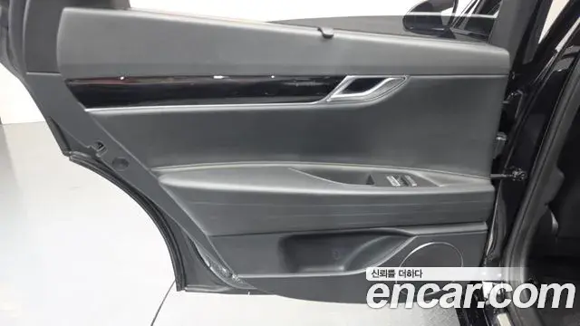 Genesis G80 2021 — ფოტო 30/32