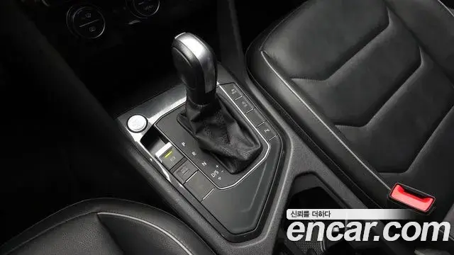 Volkswagen Tiguan 2020 — Şəkil 15/20