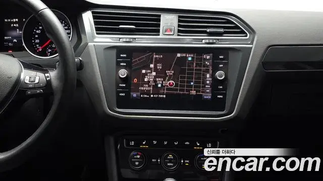 Volkswagen Tiguan 2020 — Şəkil 16/20
