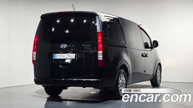 Hyundai Staria 2024 — Şəkil 21/30