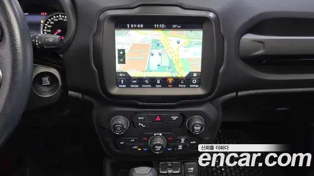 Jeep Renegade 2020 — Фото 15/20