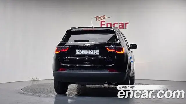 Jeep Compass 2018 — ფოტო 1/30