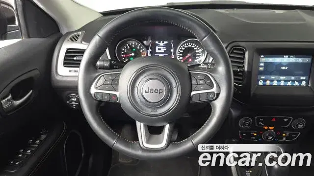 Jeep Compass 2018 — ფოტო 11/30