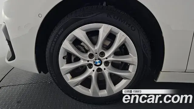 BMW 2 Series Active Tourer 2019 — Photo 3/31