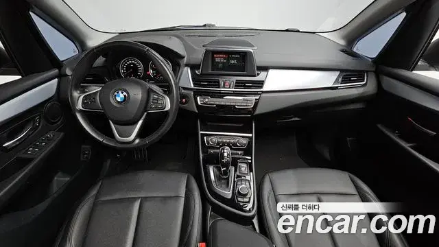 BMW 2 Series Active Tourer 2019 — Photo 12/31