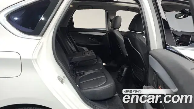 BMW 2 Series Active Tourer 2019 — Photo 27/31