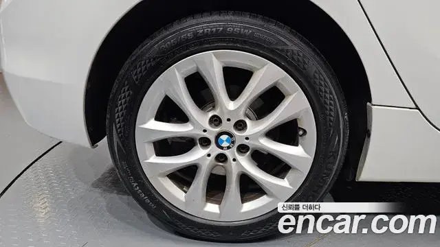 BMW 2 Series Active Tourer 2019 — Photo 7/31