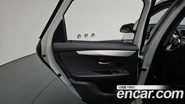 BMW 2 Series Active Tourer 2019 — Photo 30/31
