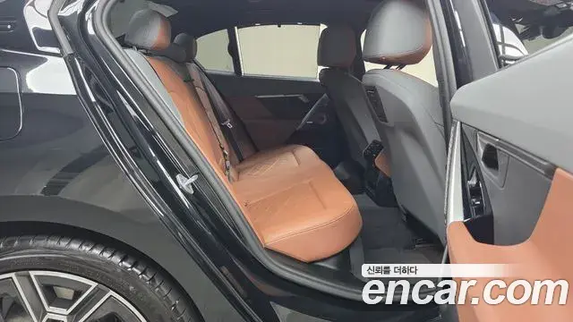 BMW 5 Series 2025 — Şəkil 12/30