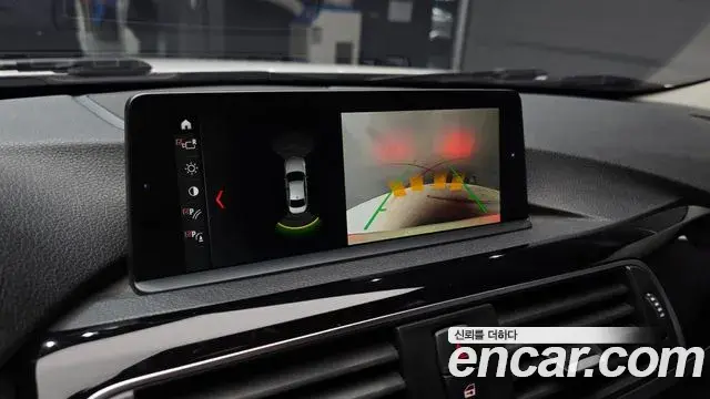 BMW 3 Series 2018 — Photo 17/30