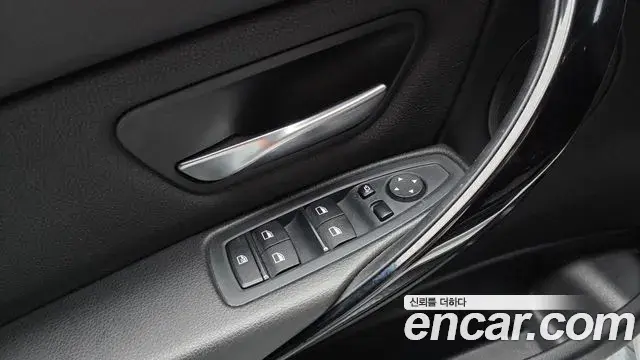 BMW 3 Series 2018 — Photo 13/30