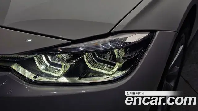 BMW 3 Series 2018 — Photo 14/30
