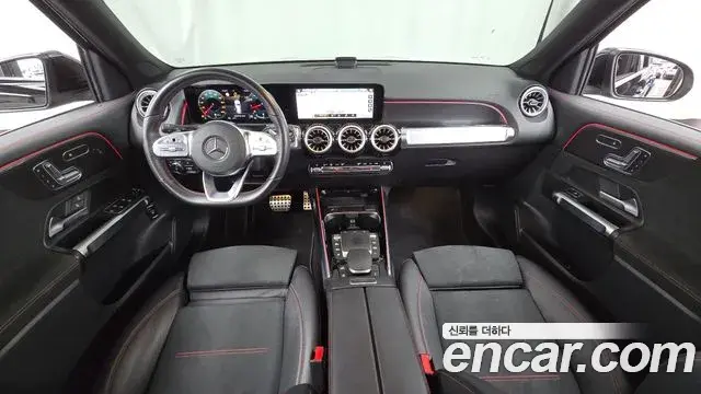 Mercedes-Benz GLB-Class 2021 — Photo 30/30