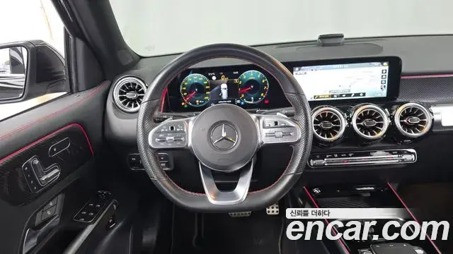 Mercedes-Benz GLB-Class 2021 — Photo 20/30
