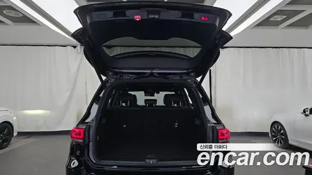 Mercedes-Benz GLB-Class 2021 — Photo 8/30