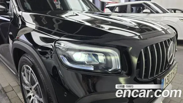 Mercedes-Benz GLB-Class 2021 — Photo 17/30