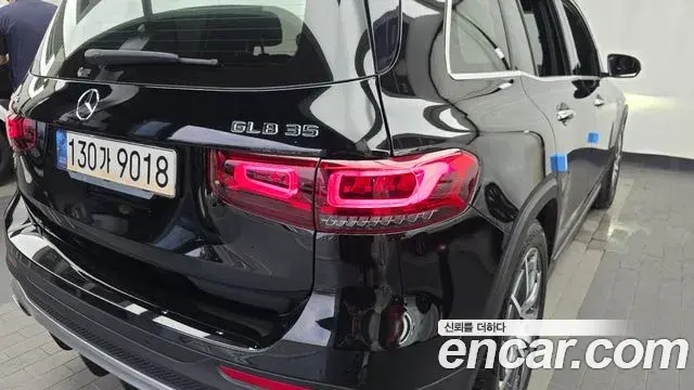Mercedes-Benz GLB-Class 2021 — Photo 12/30